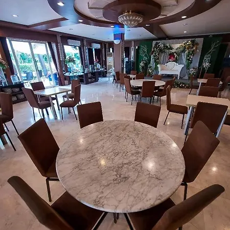 Country Heritage Hotel Surabaya Exterior photo