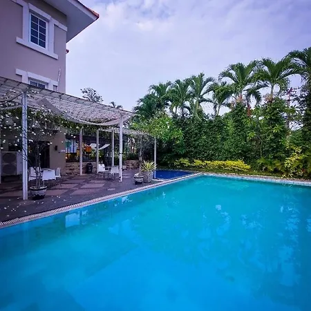 Country Heritage Hotel Surabaya Exterior photo